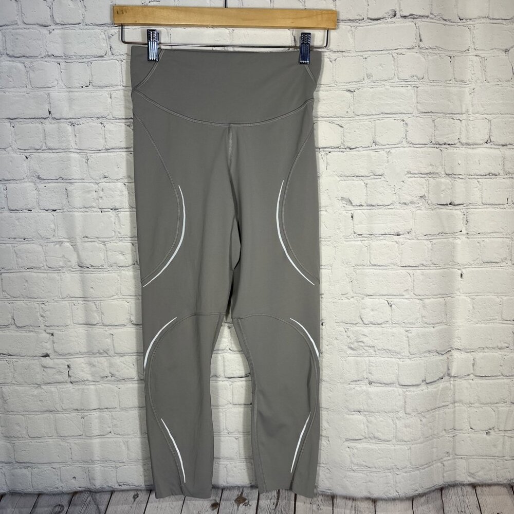 Lululemon Leggings Size 6 Gray Base Pace High Rise Crop 23” Gym Yoga Reflective